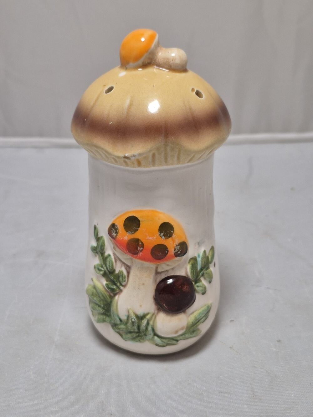 💥 Vintage 1970s Sears Roebuck Merry Mushroom Salt or pepper Ceramic C